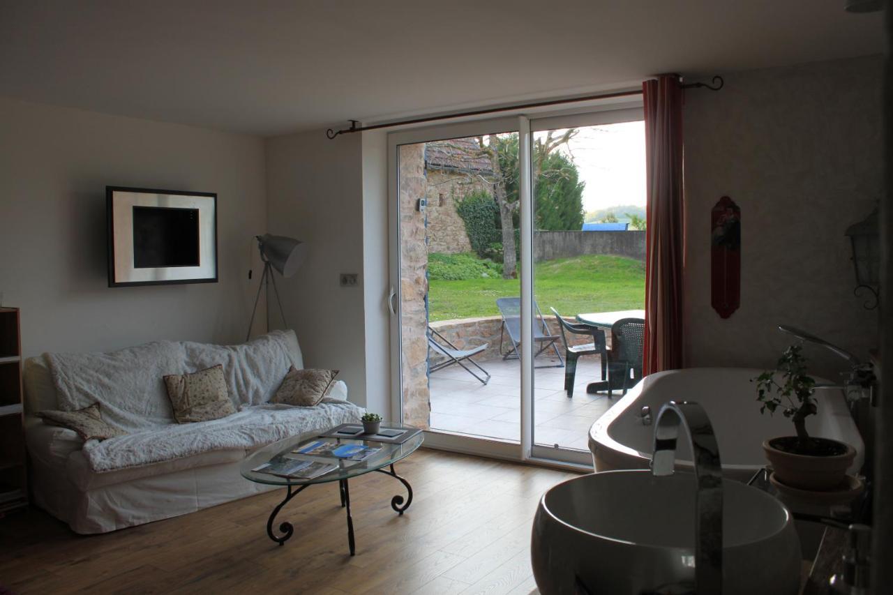 L'Escale Du Banquet Bed & Breakfast Mhère Екстериор снимка