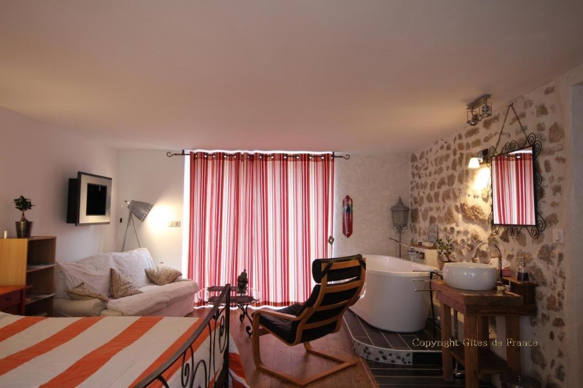 L'Escale Du Banquet Bed & Breakfast Mhère Екстериор снимка