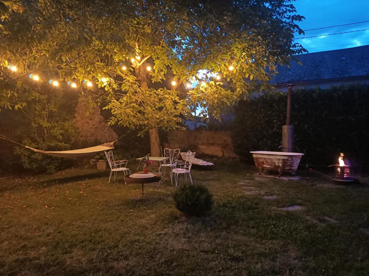 L'Escale Du Banquet Bed & Breakfast Mhère Екстериор снимка